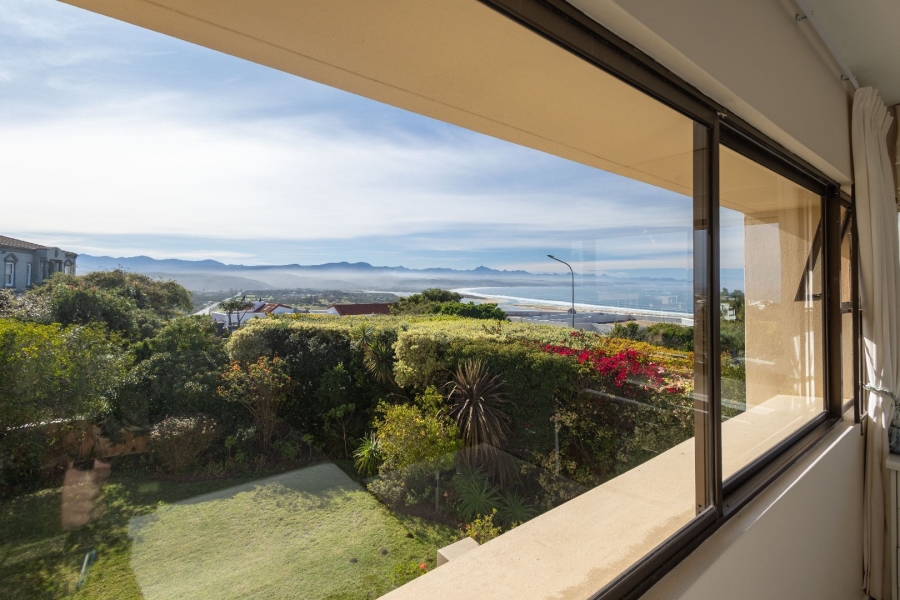 4 Bedroom Property for Sale in Bowtie Western Cape